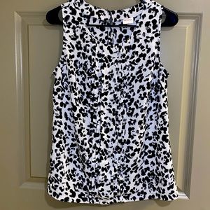 ❌LAST CHANCE❌ Merona pattern sleeveless blouse